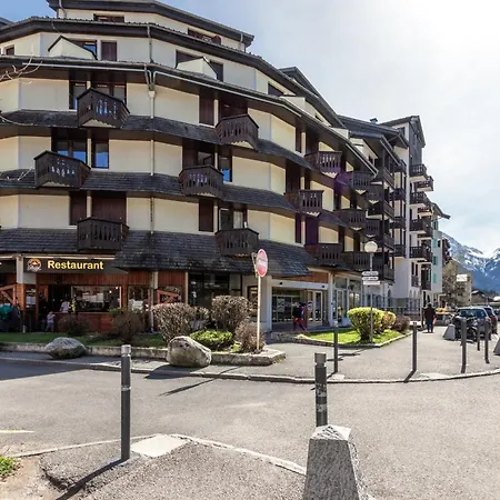 Apartment Le Balcon Du Brevent - - Vue Montagne
